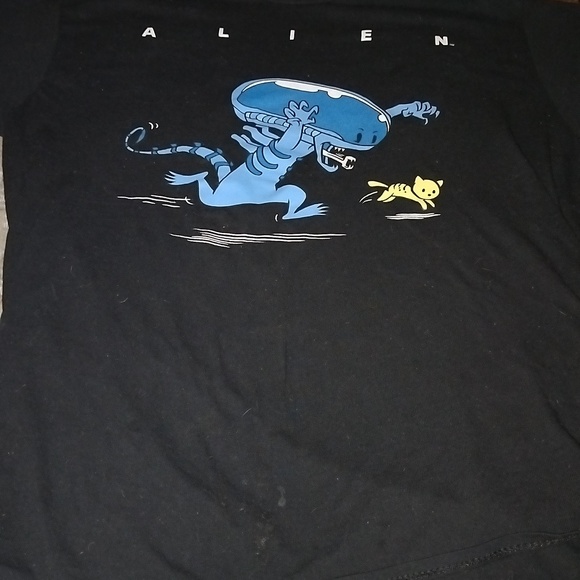NWOT MD Ripple Junction ALIEN Xenomorph + Cat Tee - Picture 2 of 5